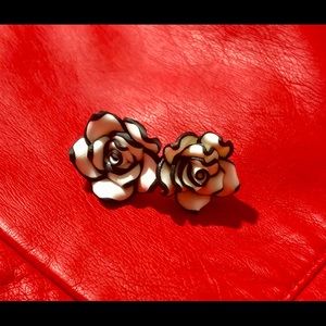 Women’s Fashion Flower Stud Earrings